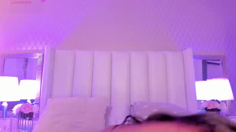 SophiaSmiths online show from November 2025 10:01:01 PM