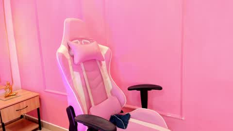 Snapshot of sophiawhite__ chatting on January 2025 01:03:01 PM SOPHIA online show from January 2025 01:03:01 PM