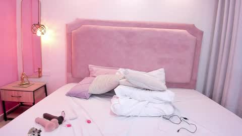 Snapshot of sophiawhite__ chatting on February 2025 07:52:02 PM SOPHIA online show from February 2025 07:52:02 PM