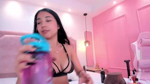 Snapshot of sophiawhite__ chatting on February 2025 04:35:02 PM SOPHIA online show from February 2025 04:35:02 PM