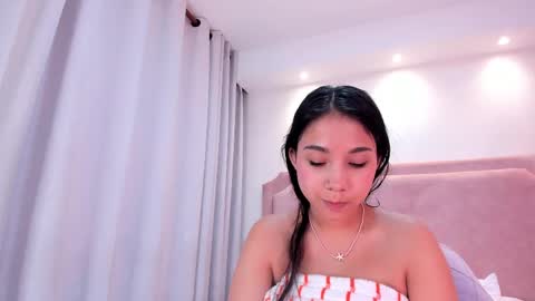 Snapshot of sophiawhite__ chatting on February 2025 07:38:02 PM SOPHIA online show from February 2025 07:38:02 PM