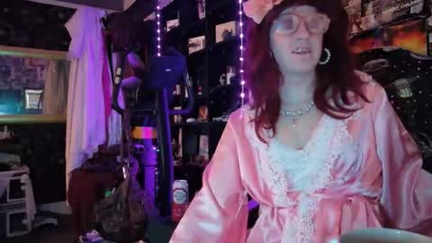 Snapshot of sophie198013 chatting on May 2026 11:09:01 PM Sophie Satin1980 online show from May 2026 11:09:01 PM