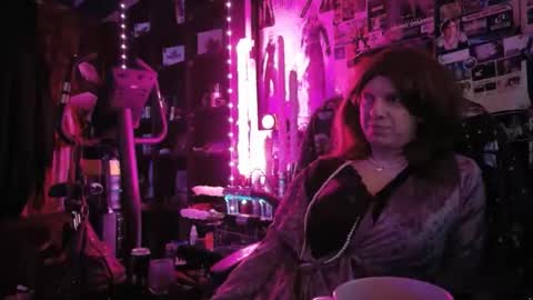 Snapshot of sophie198013 chatting on June 2026 01:11:01 AM Sophie Satin1980 online show from June 2026 01:11:01 AM