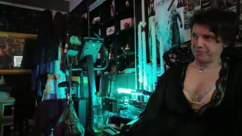 Snapshot of sophie198013 chatting on June 2026 10:56:02 PM Sophie Satin1980 online show from June 2026 10:56:02 PM