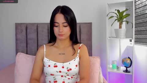 Snapshot of sophie_001 chatting on March 2025 07:32:01 PM Sophie online show from March 2025 07:32:01 PM