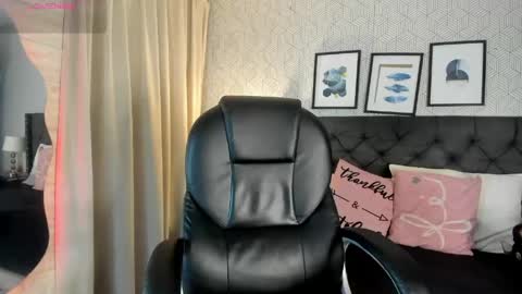 sophie__blare online show from May 2026 07:20:02 PM