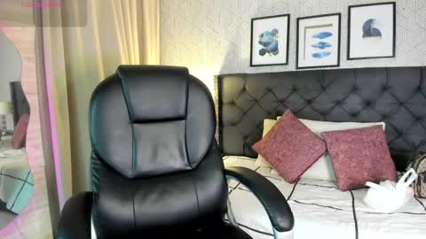 sophie__blare online show from June 2026 07:15:01 PM