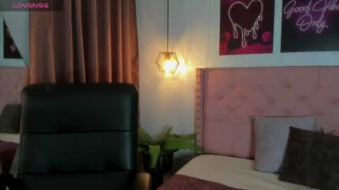 sophie__blare online show from July 2026 05:22:01 PM