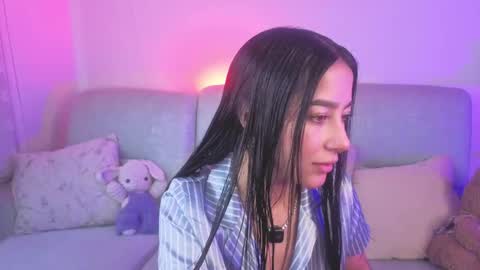 Sophie  online show from April 2026 04:37:02 PM
