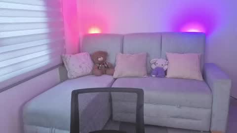 Sophie  online show from May 2026 02:35:01 PM