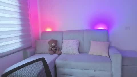 Sophie  online show from May 2026 02:57:02 PM