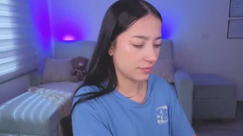Sophie  online show from June 2026 03:00:01 PM