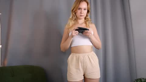 Sophia online show from April 2026 02:03:02 PM