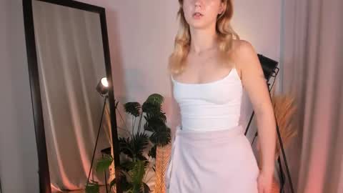 Sophia online show from May 2026 02:00:02 PM