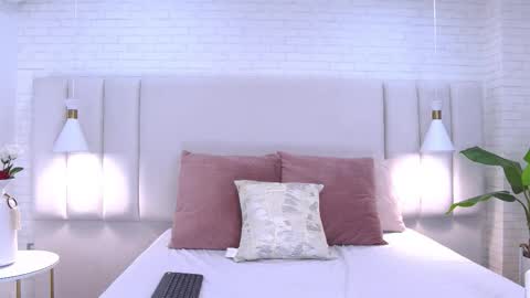 Sofia  santodomingo online show from November 2025 08:00:01 PM