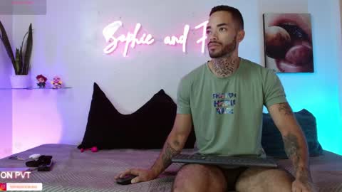SOPHIE - FOXX online show from May 2026 12:02:01 PM