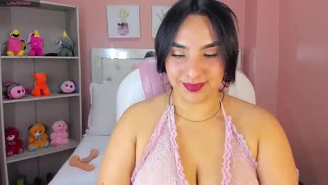 Snapshot of sophie_grays chatting on April 2026 03:32:01 PM S O P H I E online show from April 2026 03:32:01 PM