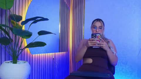  SOPHIE JANNER online show from June 2026 03:33:01 AM