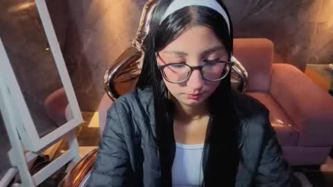 Snapshot of sophie_jones_b chatting on February 2026 12:32:01 PM sophie_jones_b online show from February 2026 12:32:01 PM