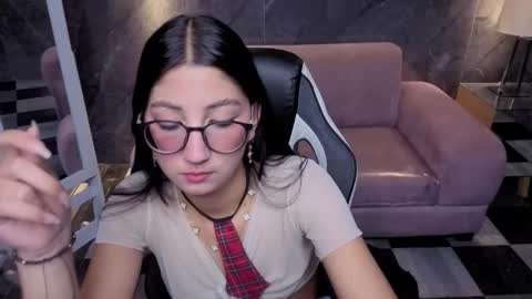 Snapshot of sophie_jones_b chatting on February 2026 01:12:02 PM sophie_jones_b online show from February 2026 01:12:02 PM