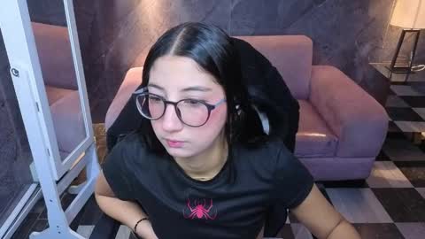 sophie_jones_b online show from May 2026 12:45:02 PM