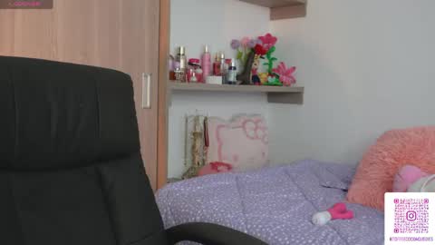 Snapshot of sophie_lii chatting on May 2026 08:58:01 PM Sophie or Sof online show from May 2026 08:58:01 PM
