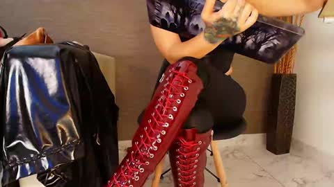 Sophie online show from December 2024 04:10:01 PM