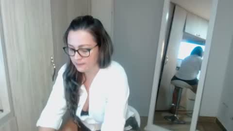 Sofa online show from June 2026 03:00:01 AM