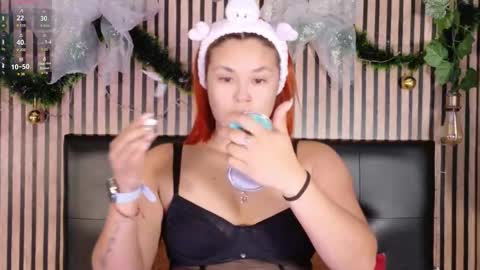 sophie_new25 online show from December 2025 12:43:01 PM