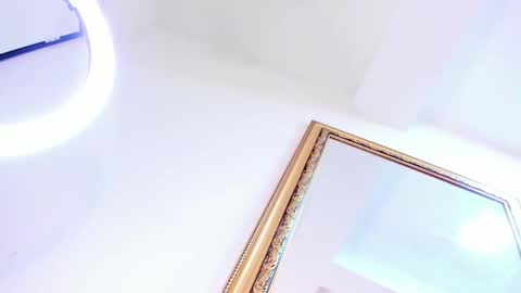 Snapshot of sophie_newton chatting on February 2025 03:24:02 PM sophie_newton online show from February 2025 03:24:02 PM