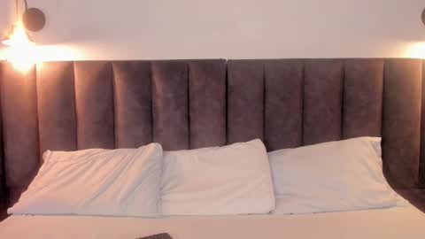 sophie_smith19 online show from October 2025 02:18:01 PM