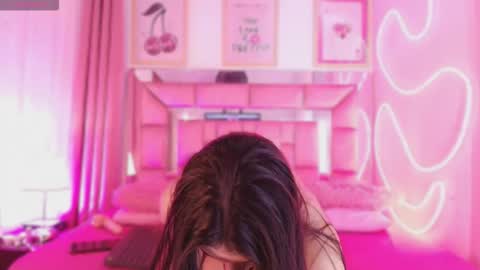 Sophie  online show from December 2025 10:45:02 AM