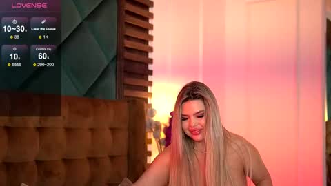 Sophie online show from February 2025 01:20:01 PM