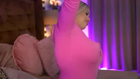 Sophie online show from May 2026 05:26:02 AM