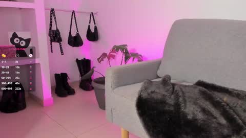 sophie  online show from July 2026 07:17:01 PM