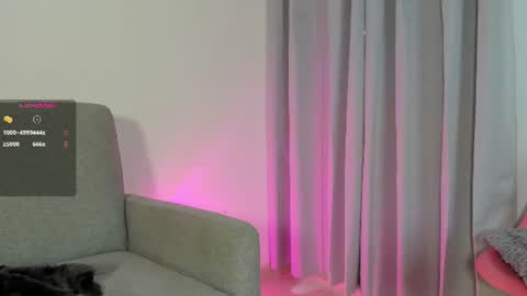 sophie  online show from July 2026 07:39:01 PM