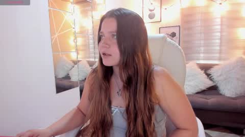 Sophie  online show from November 2025 03:00:02 PM