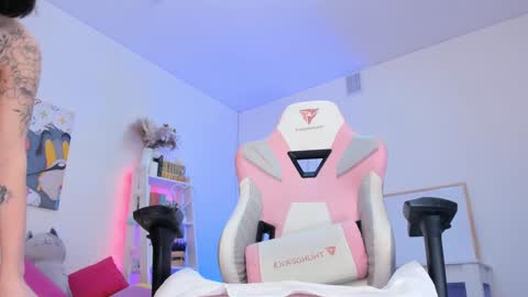 Sophie  online show from December 2024 07:24:02 AM