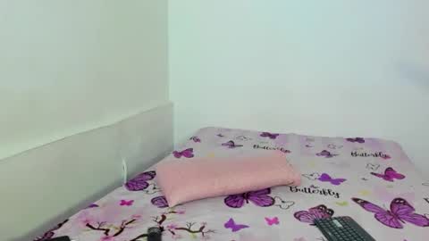 Snapshot of sophiee_veryhot chatting on December 2025 08:47:02 PM sophiee veryhot online show from December 2025 08:47:02 PM