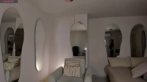 Sophie Houston online show from June 2026 02:44:01 AM