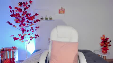 Sophie Hunt online show from February 2025 12:08:02 AM