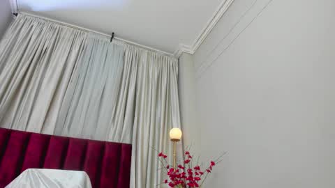 Sophie Johns online show from November 2025 06:32:01 PM