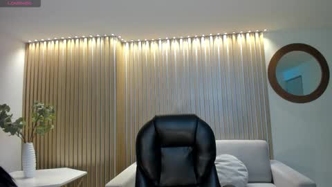 Snapshot of sophielanne chatting on March 2026 03:45:02 AM Sophie online show from March 2026 03:45:02 AM