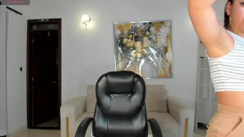 Snapshot of sophielanne chatting on April 2026 11:21:03 PM Sophie online show from April 2026 11:21:03 PM