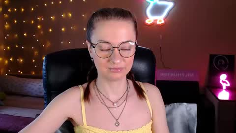 sophieleroux online show from May 2026 12:10:01 PM