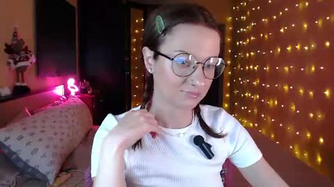 sophieleroux online show from July 2026 07:39:01 PM