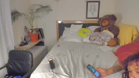 SofiTrans21 online show from October 2025 11:38:01 PM