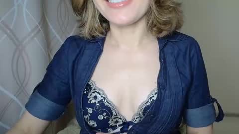 Sophiemisss online show from October 2025 11:19:01 AM