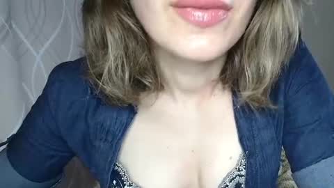 Sophiemisss online show from July 2026 06:19:02 AM