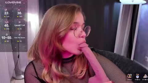 Sophie online show from September 2025 03:35:02 PM